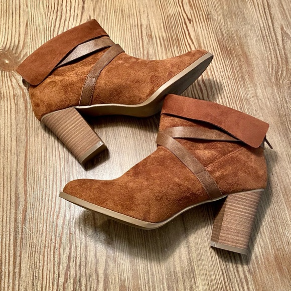 ND NEW DIRECTIONS MACEY’S JORIE RUST SUEDE CHUNKY HEELED ANKLE BOOTS SIZE 10 - Picture 14 of 16